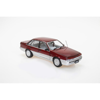 1:24 Red/Silver VL Calais Holden Fully detailed (DDA702)